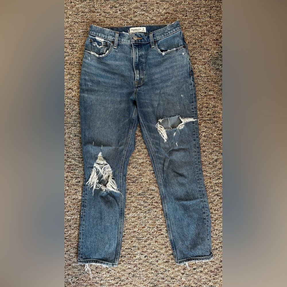 Abercrombie high rise mom Jean